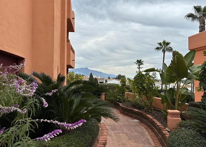 El Paraiso Golf, Marbella - Zest Lettings إِستيبونا